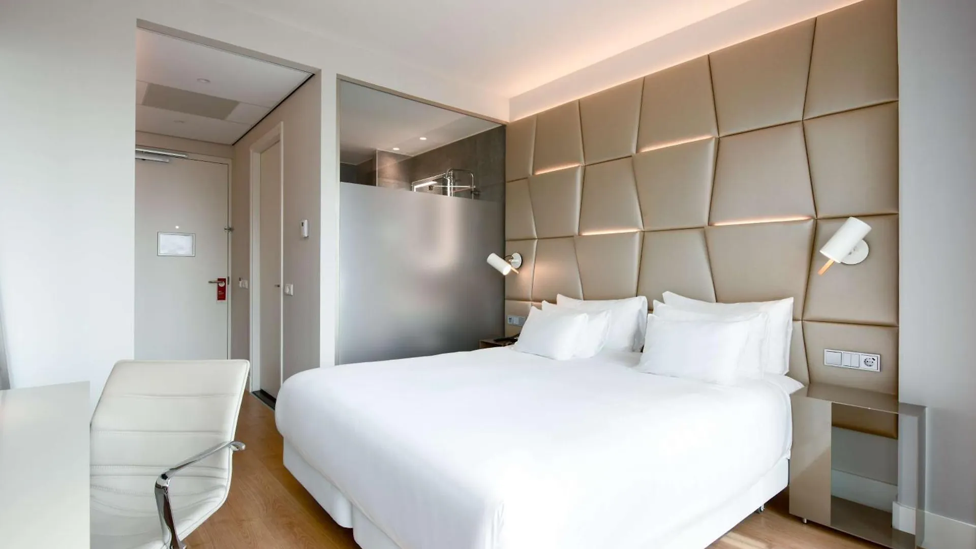 Hotel NH Collection Eindhoven Centre 5*,  Niederlande