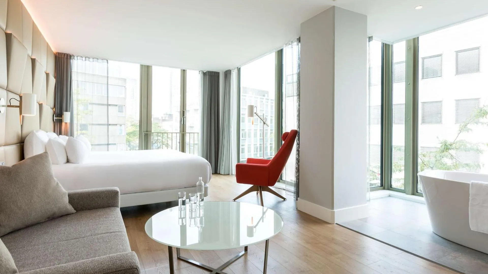 Hotel NH Collection Eindhoven Centre 5*,  Niederlande