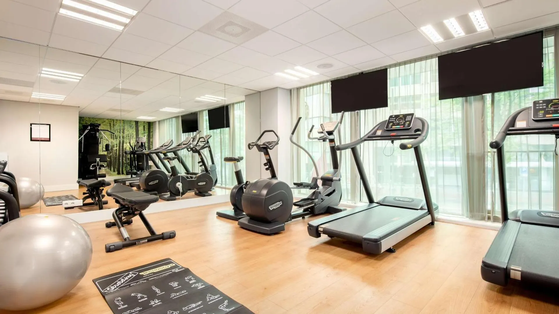 Hotel NH Collection Eindhoven Centre 5*,